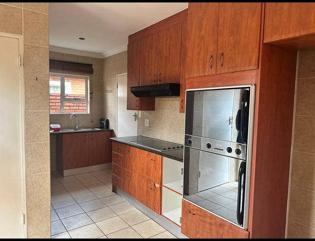 3 BEDROOM TOWNHOUSE FOR SALE IN NEW REDRUTH